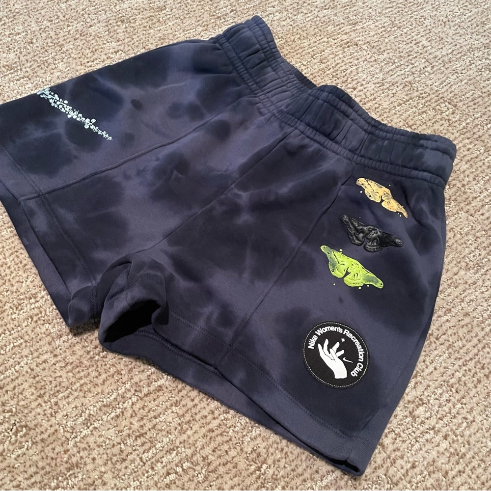 Super cute Nike fleece shorts size S